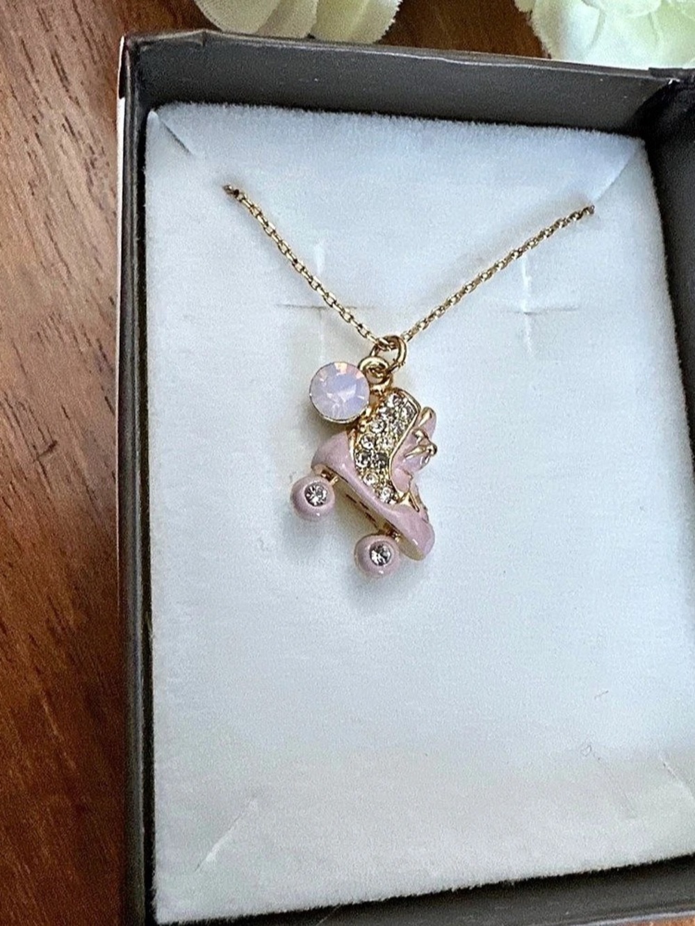 Stone Flower Pink Pendant Necklace NWT